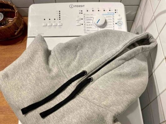 cách gấp áo hoodie